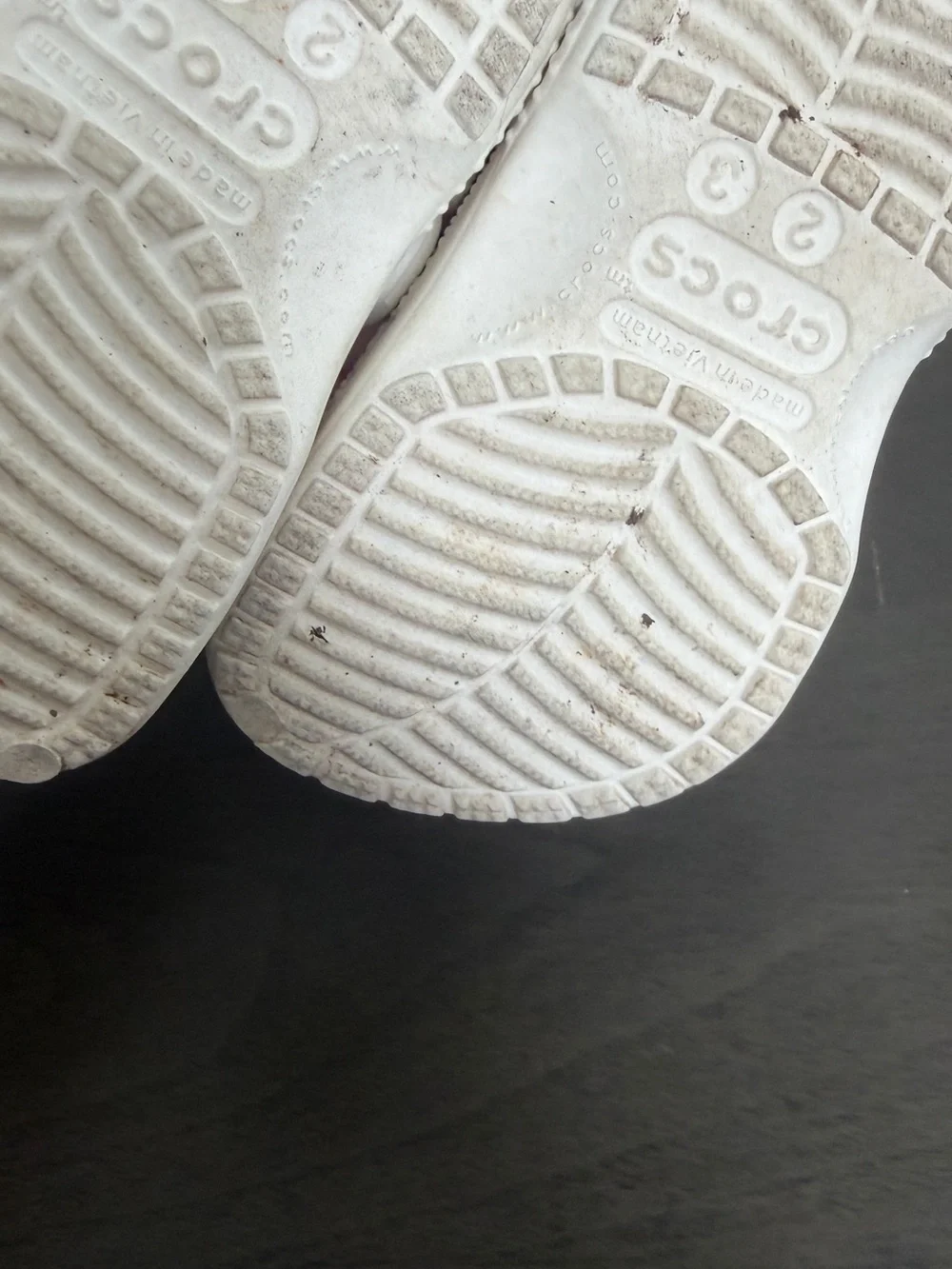 CROCS Baby White Classic Clog Sandals Size 2